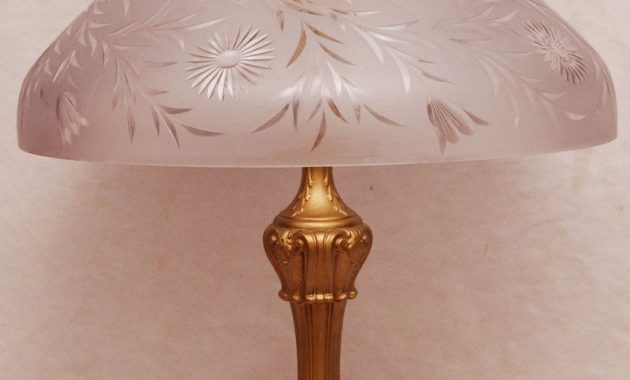 355 Cut Glass Lamp Shade With Decoration Brassbronze On Cut throughout proportions 830 X 1100