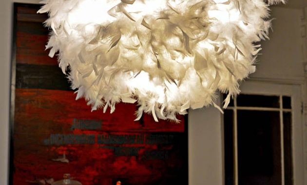 A Simple Affordable And Beautiful Diy Feather Lampshade Pillar within measurements 800 X 1382