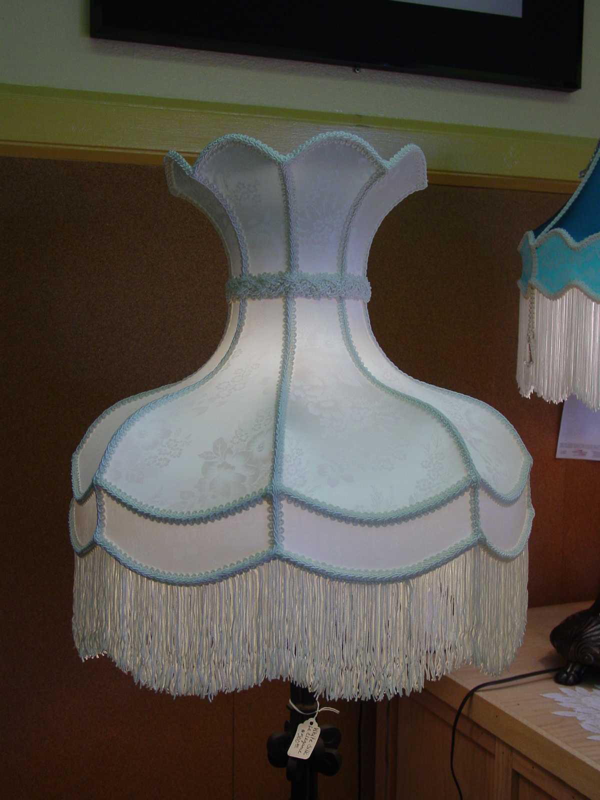 Amazing Old Fashioned Glass Lamp Shades About Remodel Table Lights throughout sizing 1200 X 1600