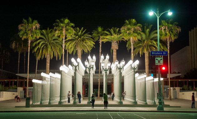 California Iconic Lamp Posts Photos Couple Photos At Los Angeles inside measurements 1700 X 1131