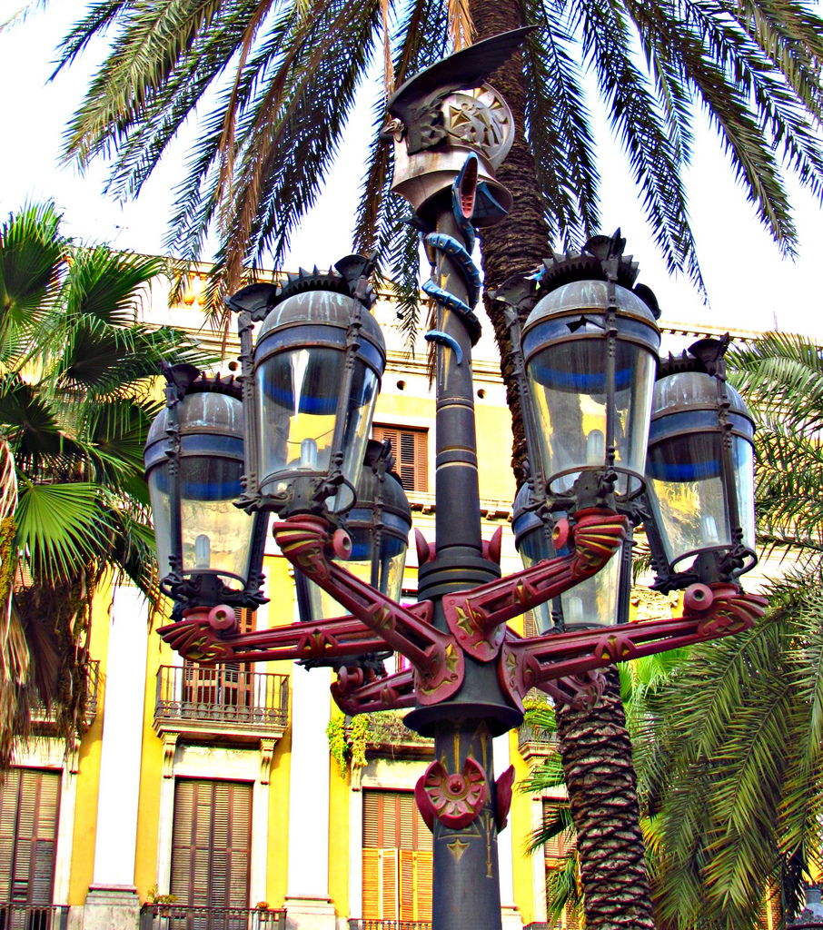 Gaudi Lamp Post Placa Reial La Rambla Barcelona Spain Flickr with regard to dimensions 906 X 1024