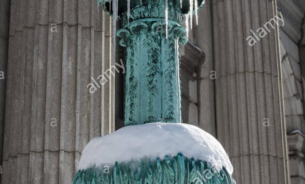 Lamp Post Snow Stockfotos Lamp Post Snow Bilder Alamy regarding proportions 834 X 1390