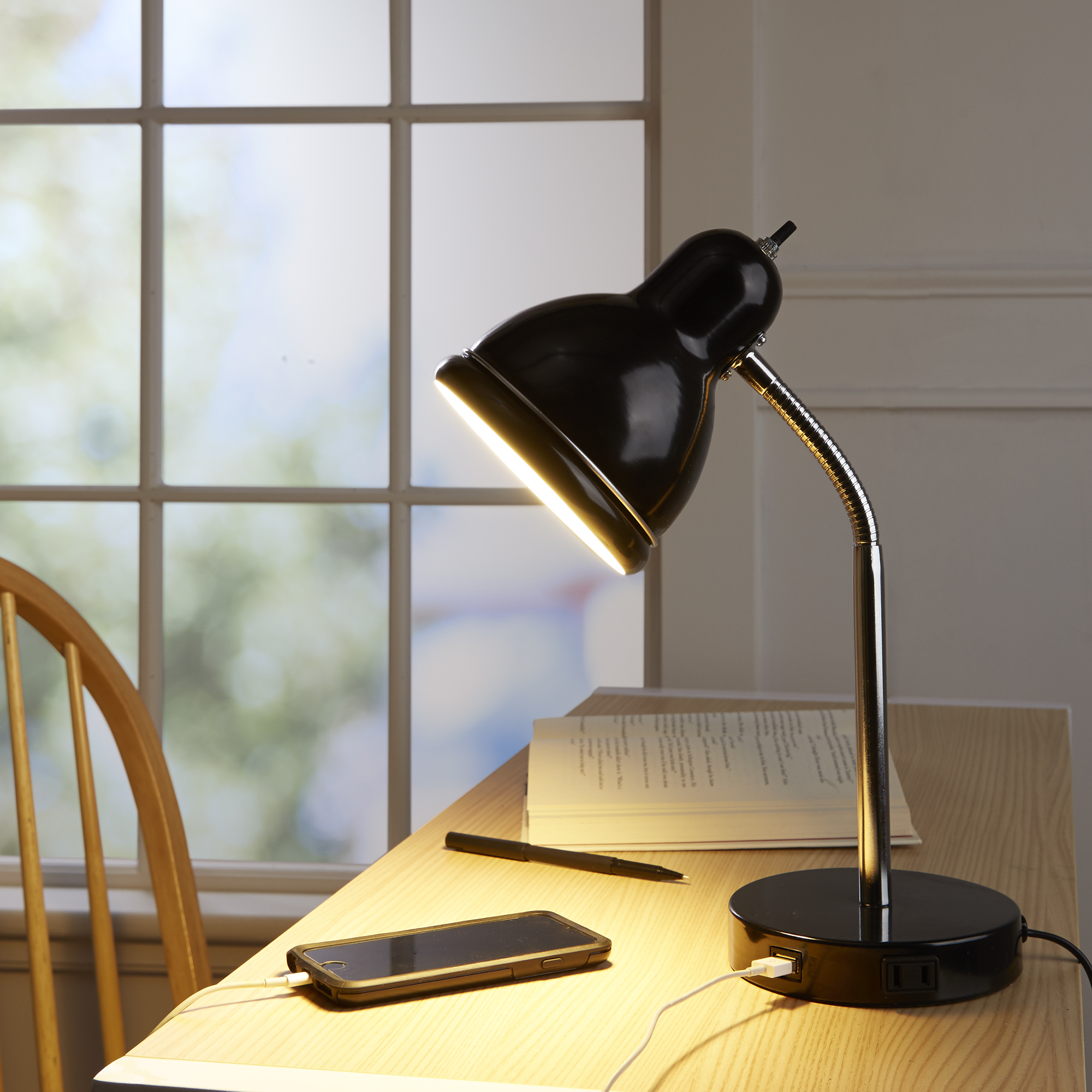 Mainstays Usb Desk Lamp Black Finish With Chrome Gooseneck regarding size 2000 X 2000