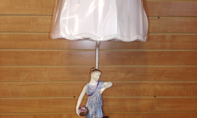 Vintage Roman Lady Figurine Lamp 27h Lamp Shade Pro for sizing 866 X 1066