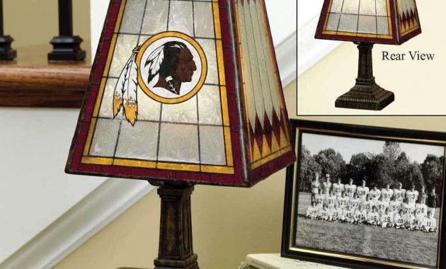 Washinton Redskins Art Glass Lamp for size 1000 X 1000