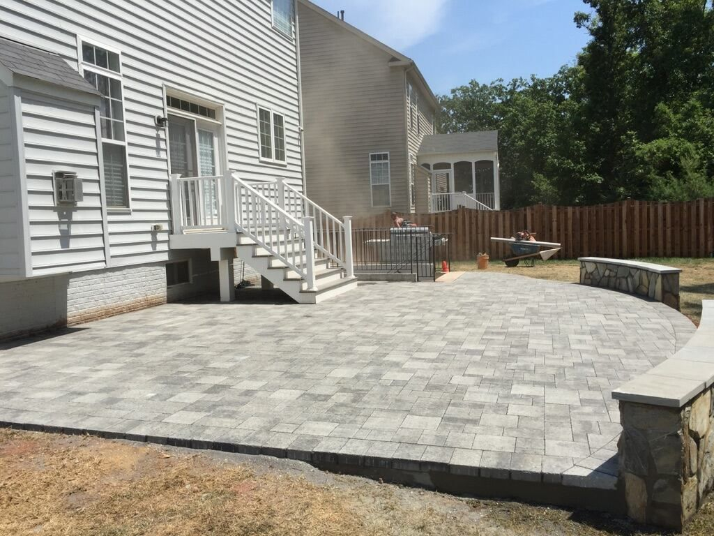 A Beautiful Hanover Paver Patio With Stone Seating Walls And inside proportions 1024 X 768