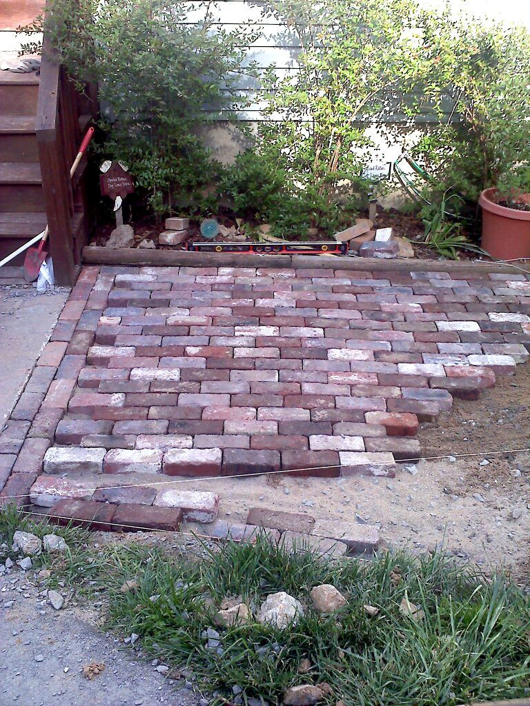 Antique Brick Patio Good Tutorial On Laying The Patio pertaining to size 768 X 1024