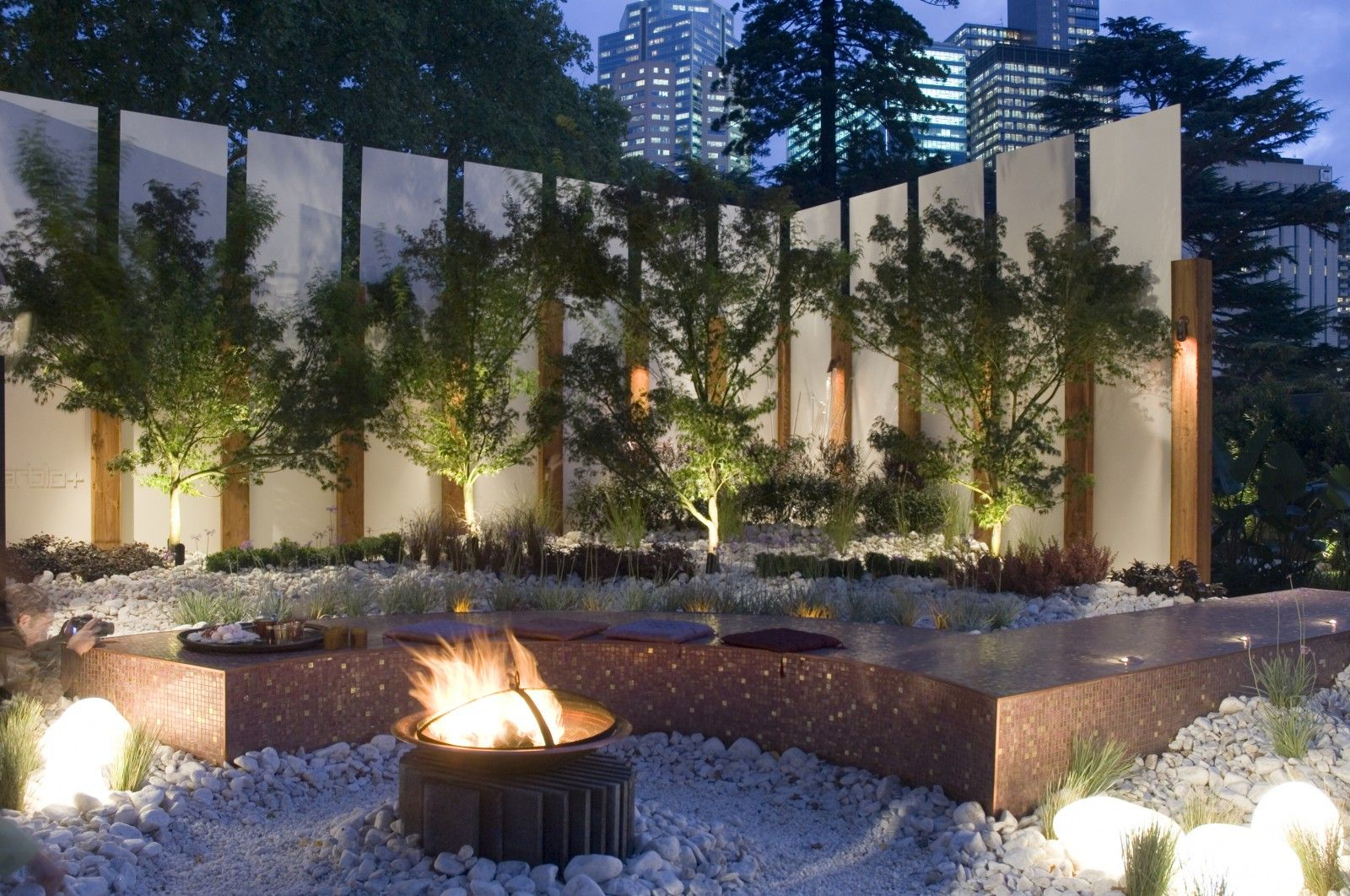 Built In Bench And Firepit Jamie Durie Landscape Design with size 1600 X 1062