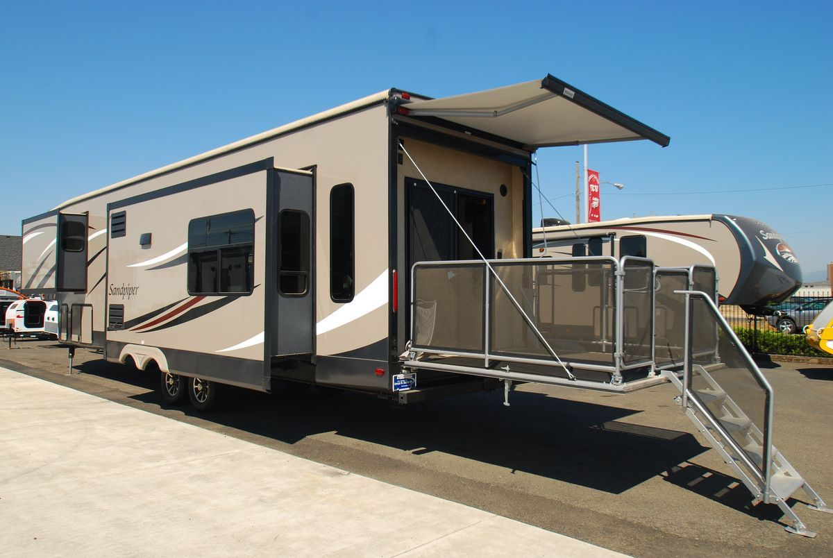 Check Out This 2014 Sandpiper Fifth Wheel With A Full Rear inside proportions 1200 X 804