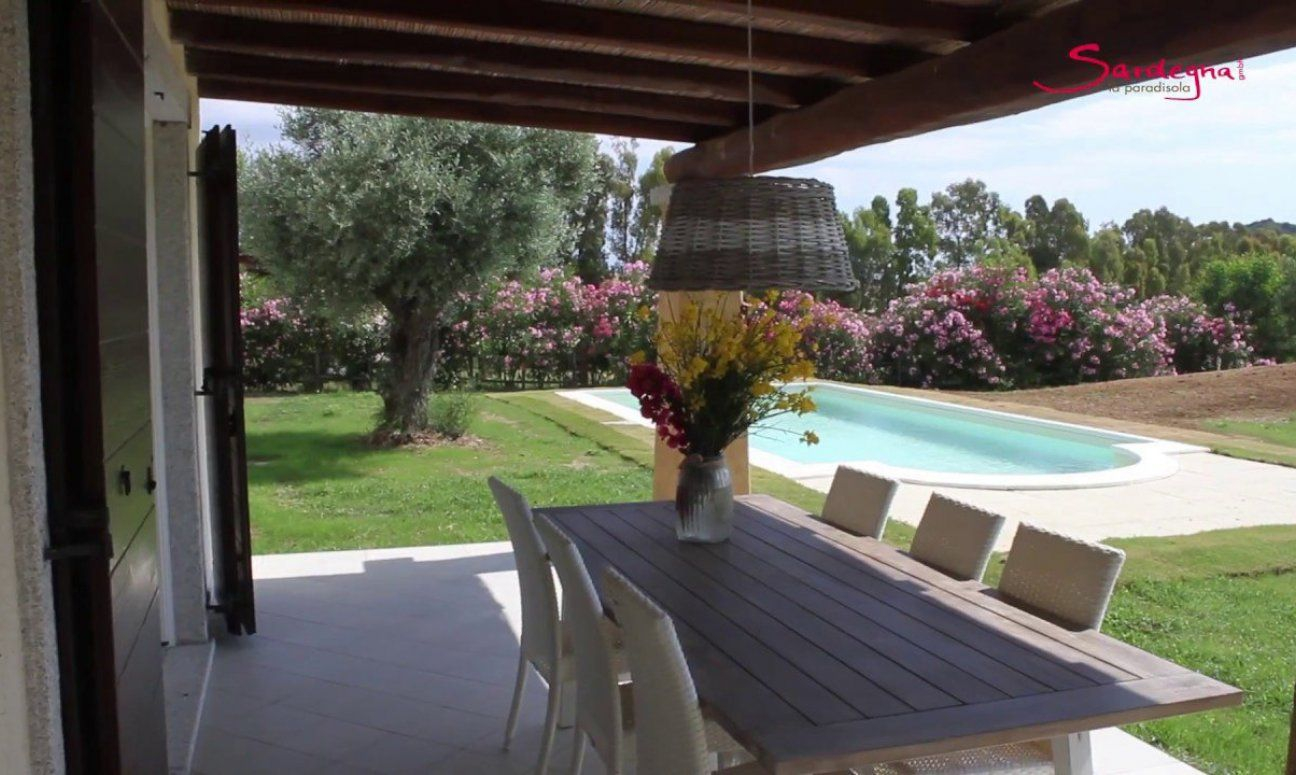 Einzigartige Poolvilla Bei Cala Sinzias Sardiniende inside proportions 1296 X 775