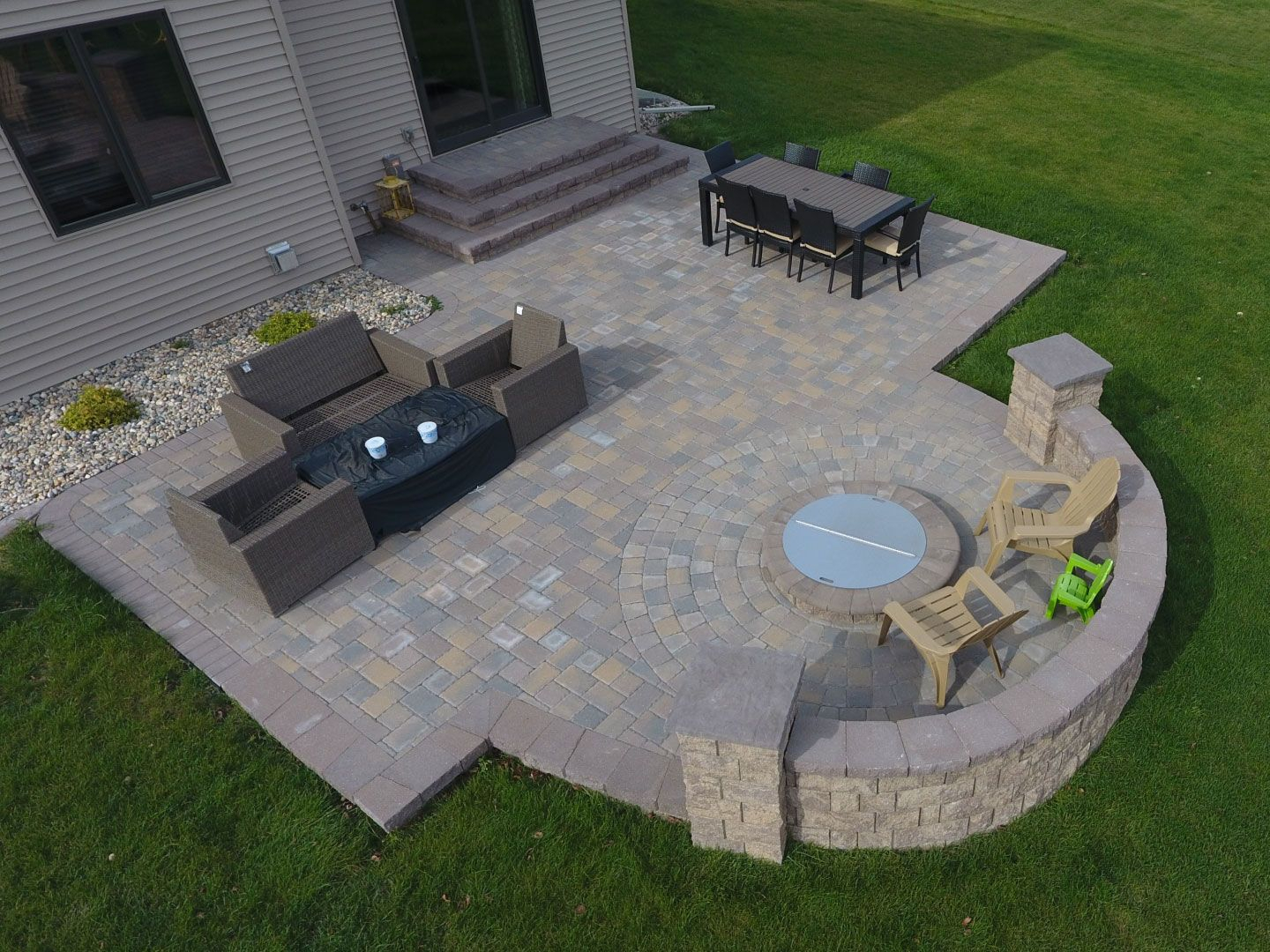 Fire Pit With Seat Wall And Paver Patio Diy Patio Patio with size 1440 X 1080