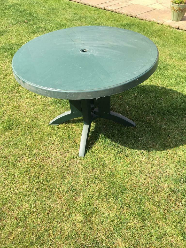 Green Plastic Round Table In Ashton Under Lyne Manchester Gumtree within measurements 768 X 1024