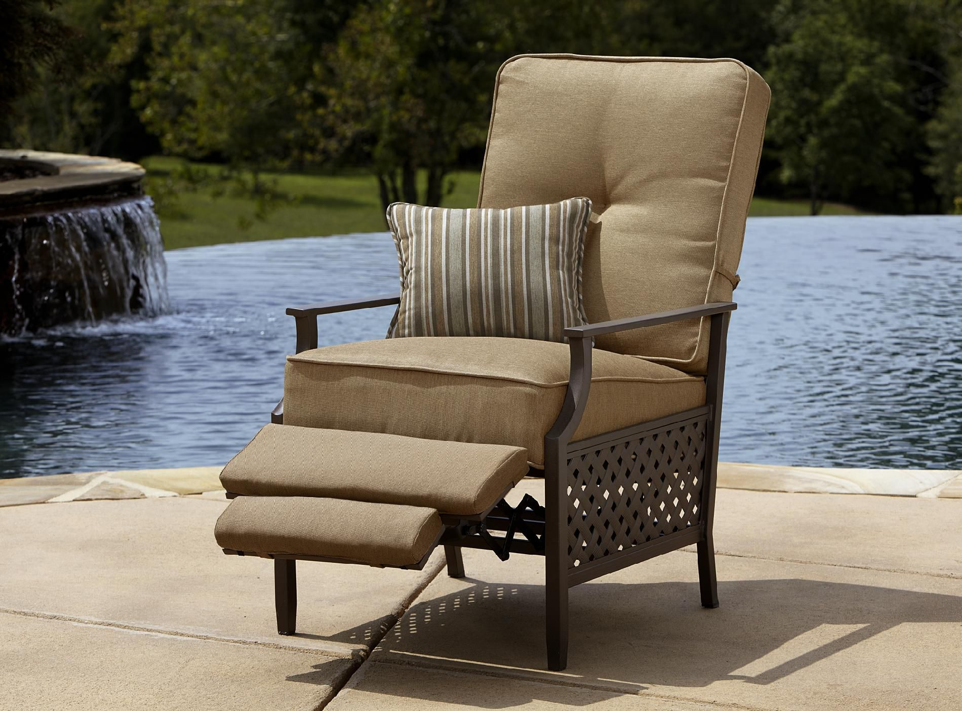 La Z Boy Outdoor Kennedy Recliner With Rust Resistant Anti pertaining to proportions 1900 X 1406