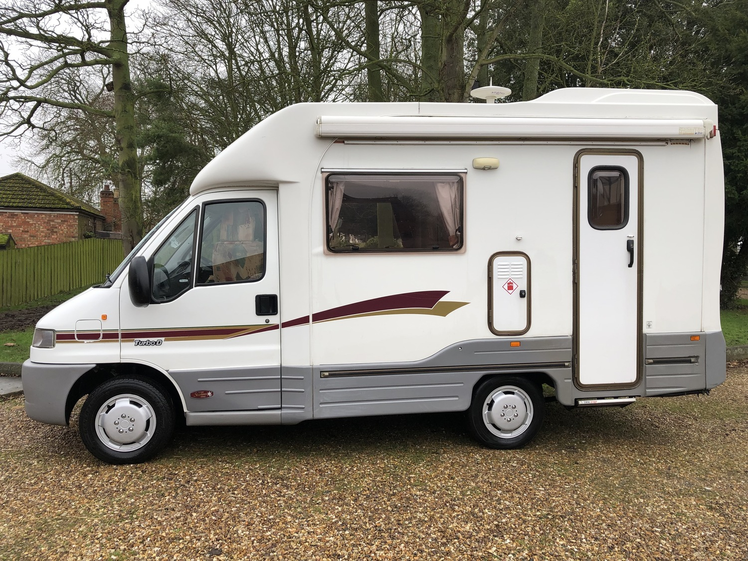 Autocruise Starfire Motorhome 2 Berth Marquis 2001 Model in dimensions 1500 X 1125