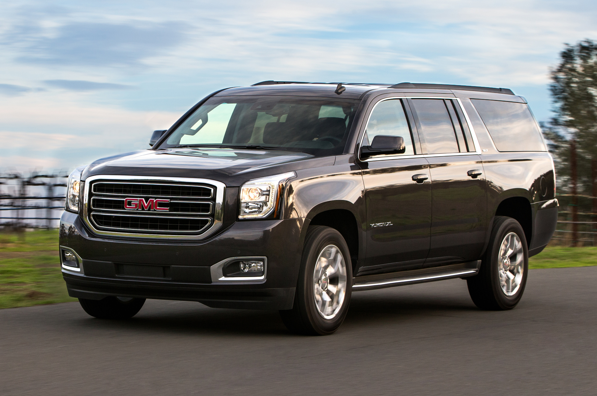 Gmc Yukon Xl Miles inside measurements 2048 X 1360