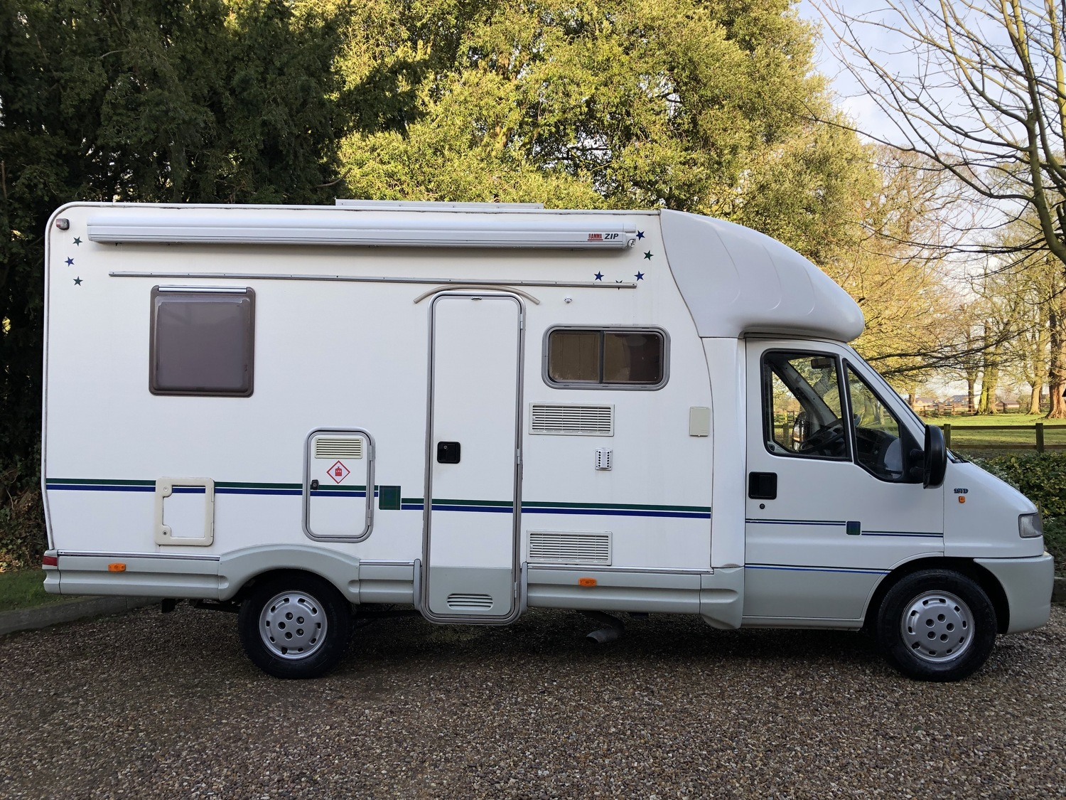 Mclouis 261 Motorhome 4 Berth Fixed Bed 2000 19td Excellent with regard to measurements 1500 X 1125