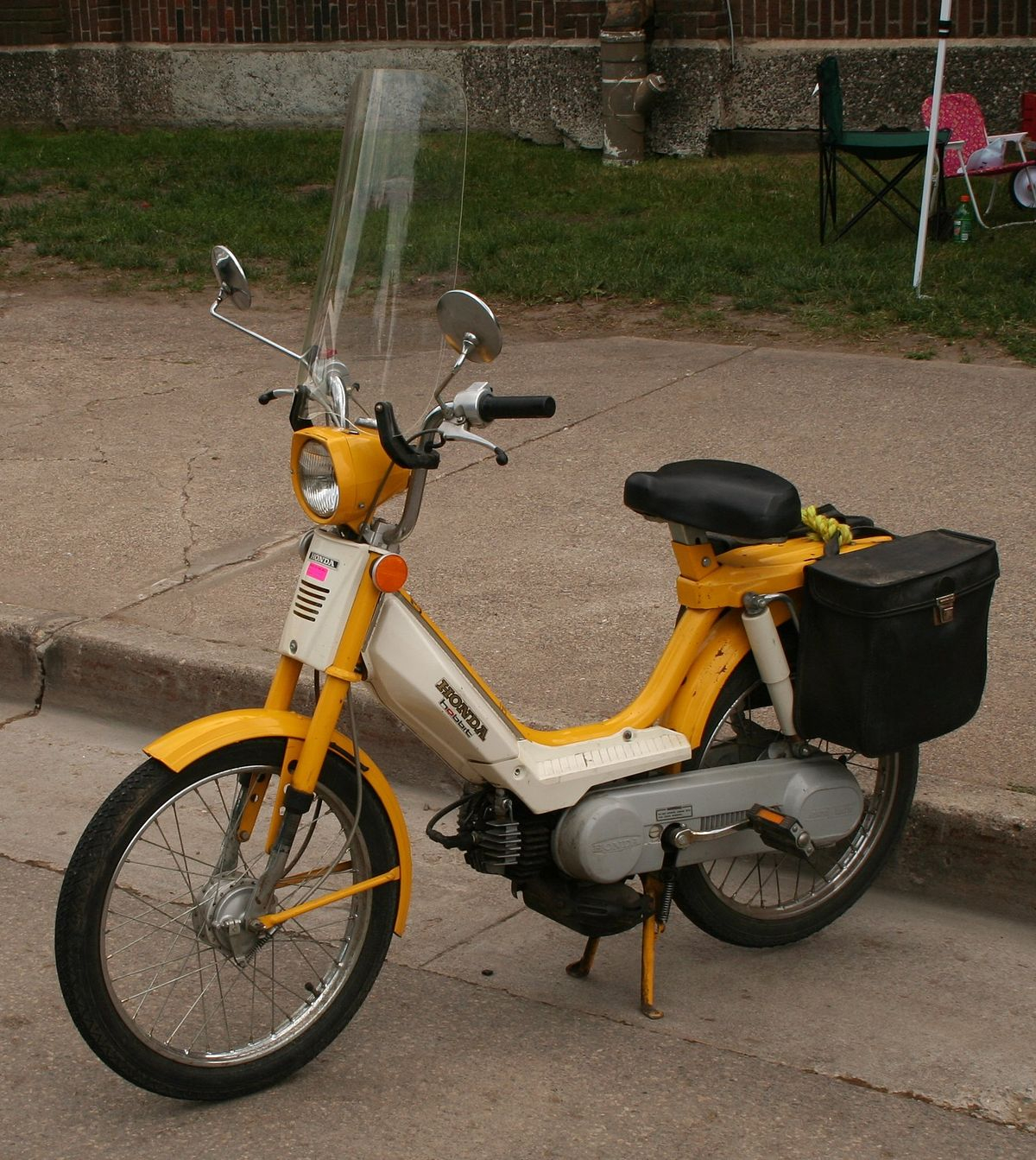 Moped Wikipedia with dimensions 1200 X 1343